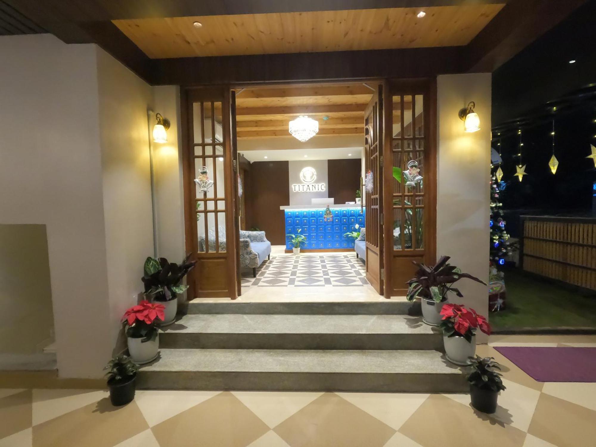 Titanic Boutique Hotel Бага Экстерьер фото